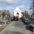 Stary cmentarz przy ul. Osieckiej w Połańcu w jesiennej krasie. #Zwiedzanie #nekropolie