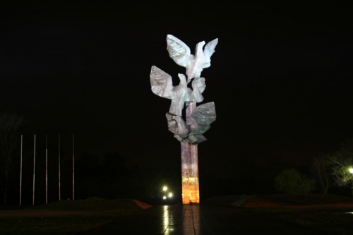 Pomnik Czynu Polaków #TrzyOrły #PomnikCzynuPolaków #noc #pomnik #Szczecin