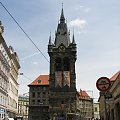 Wieża Jindřišska.
Gotycka wieża z drugiej połowy XV wieku jest dzięki swym 65,7 metrom, najwyższą, wolno stojącą praską dzwonnicą #Praga #miasto #stolica