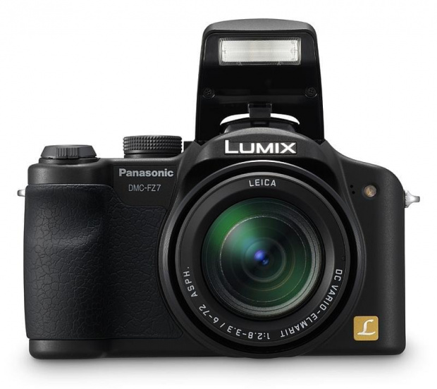 Panasonic LUMIX FZ7 - przód