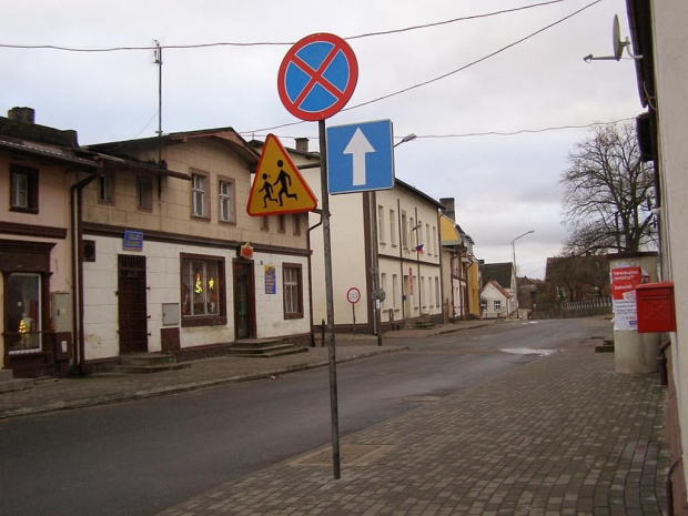 Ul. T. Kościuszki w kierunku południowo zachodnim w Główczycach.