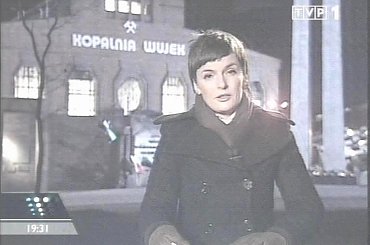 Specjalne wydanie głównych "Wiadomości" 13 grudnia 2006 roku - 25. rocznica ogłoszenia stanu wojennego.
www.TVPmaniak.tv.pl #tvp #tvp1 #wiadomości #gawryluk #dorota #StanWojenny #tvpmaniak