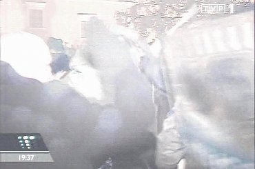 Specjalne wydanie głównych "Wiadomości" 13 grudnia 2006 roku - 25. rocznica ogłoszenia stanu wojennego.
www.TVPmaniak.tv.pl #tvp #tvp1 #wiadomości #gawryluk #dorota #StanWojenny #tvpmaniak