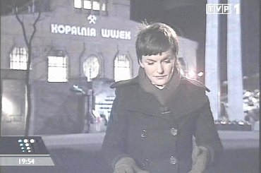 Specjalne wydanie głównych "Wiadomości" 13 grudnia 2006 roku - 25. rocznica ogłoszenia stanu wojennego.
www.TVPmaniak.tv.pl #tvp #tvp1 #wiadomości #gawryluk #dorota #StanWojenny #tvpmaniak