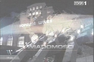 Specjalne wydanie głównych "Wiadomości" 13 grudnia 2006 roku - 25. rocznica ogłoszenia stanu wojennego.
www.TVPmaniak.tv.pl #tvp #tvp1 #wiadomości #gawryluk #dorota #StanWojenny #tvpmaniak