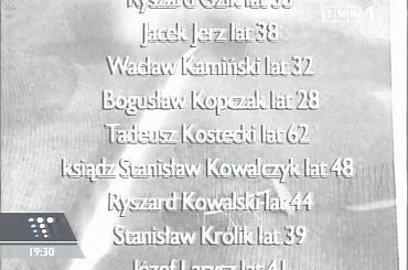 Specjalne wydanie głównych "Wiadomości" 13 grudnia 2006 roku - 25. rocznica ogłoszenia stanu wojennego.
www.TVPmaniak.tv.pl #tvp #tvp1 #wiadomości #gawryluk #dorota #StanWojenny #tvpmaniak