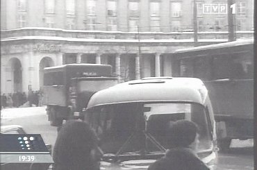 Specjalne wydanie głównych "Wiadomości" 13 grudnia 2006 roku - 25. rocznica ogłoszenia stanu wojennego.
www.TVPmaniak.tv.pl #tvp #tvp1 #wiadomości #gawryluk #dorota #StanWojenny #tvpmaniak