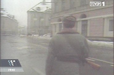 Specjalne wydanie głównych "Wiadomości" 13 grudnia 2006 roku - 25. rocznica ogłoszenia stanu wojennego.
www.TVPmaniak.tv.pl #tvp #tvp1 #wiadomości #gawryluk #dorota #StanWojenny #tvpmaniak