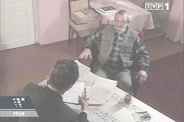 Specjalne wydanie głównych "Wiadomości" 13 grudnia 2006 roku - 25. rocznica ogłoszenia stanu wojennego.
www.TVPmaniak.tv.pl #tvp #tvp1 #wiadomości #gawryluk #dorota #StanWojenny #tvpmaniak