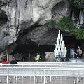 Lourdes - miejsce pielgrzymek z całego świata (Francuska Częstochowa). Zdjęcia z miasteczka oraz z Bazyliki na początku Grudnia