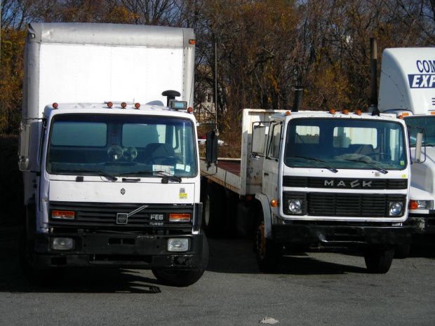 Volvo i Renault "Mack"