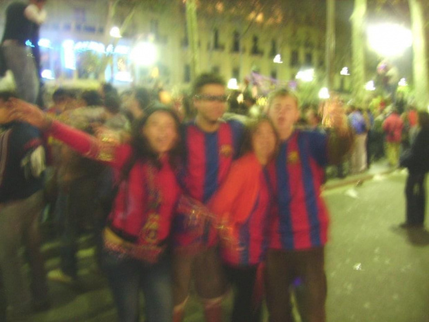 WIELKA biba na Las Ramblas po zwyciestwie Barçy nad Realem w el classico.