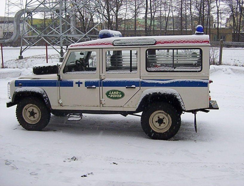 Land Rover Defender 110 - pojazd ratownictwa medycznego w Kopalni Węgla Brunatnego Turów w Bogatyni.
Dane pojazdu:
- rodzaj silnika: disel
- moc: 122KM
- pojemność silnika: 2495cm3
- liczba cylindrów: 5
- przyspieszenie 0-100km: 17,5s
- średnie zużycie...