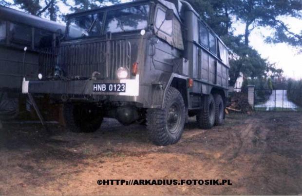 Dane taktyczne-techniczne
Przeznaczenie: samochód ciężarowy, terenowy
Liczba miejsc w kabinie: 2
Układ jezdny: 6x6
Masa własna: 5800 kg
Ładowność maksymalna: 4000 kg (w terenie 2500 kg)
Długość: 6,594 m
Szerokość: 2,4 m
Wysokość: 2,875 m
Prześwit: 0,29...