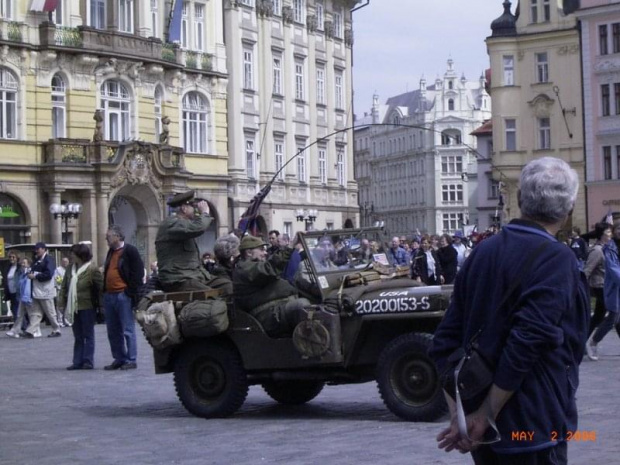 Praha-zlot wojskowych i cywilnych aut amerykańskich